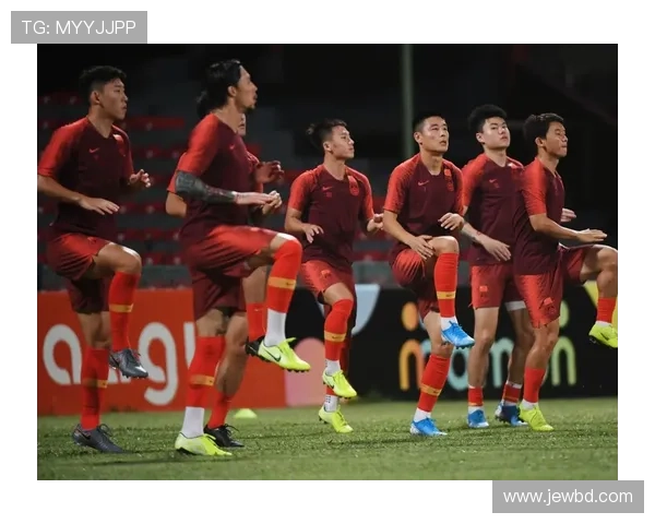 中国足球迎来新挑战 世界杯预选赛激烈争夺战开启 中国足球迎来新挑战 世界杯预选赛激烈争夺战开启