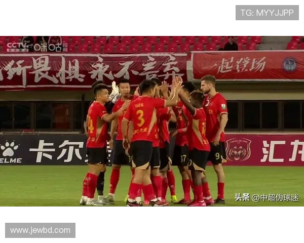 国家队迎来关键战役新帅首秀引发球迷高度期待与关注热潮持续升温 国家队迎来关键战役新帅首秀引发球迷高度期待与关注热潮持续升温